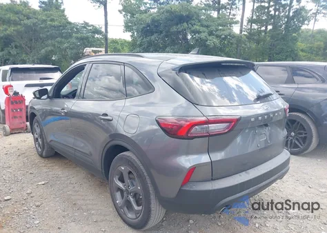 2025 Ford Escape St-Line from USA, damaged, VIN 1FMCU0MN8SUA64138